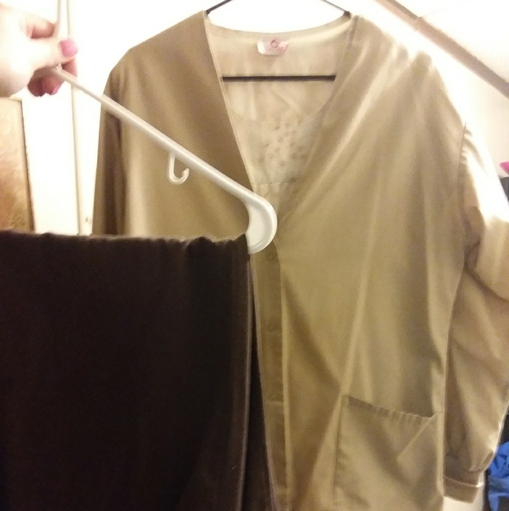 Scrub set - Picture 2 of 2